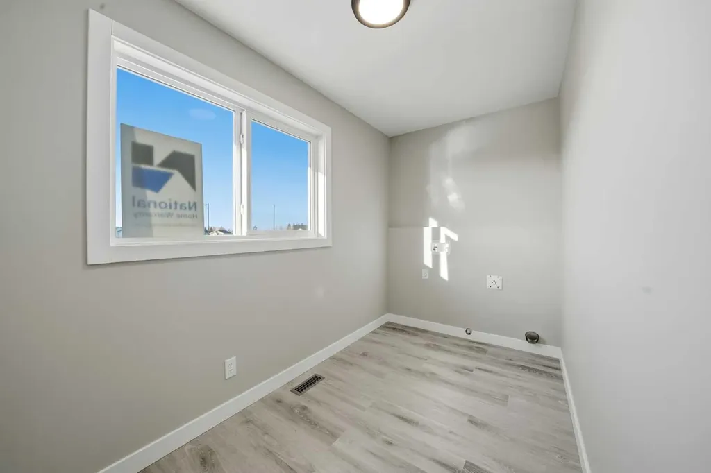 125 Hampton Crescent Sylvan Lake AB T4S 1S8
