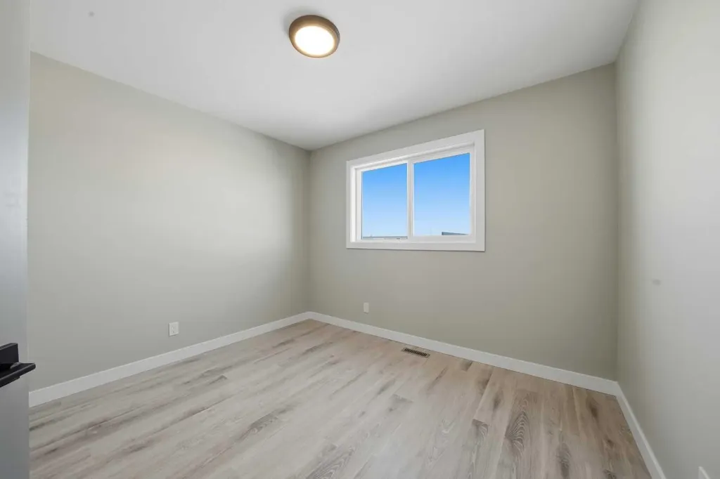 125 Hampton Crescent Sylvan Lake AB T4S 1S8