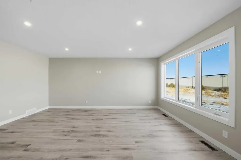 125 Hampton Crescent Sylvan Lake AB T4S 1S8