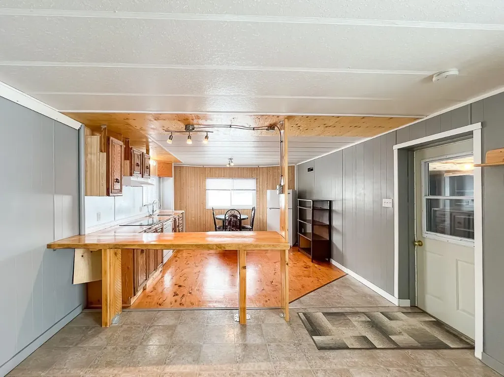 5128 North Avenue Donnelly AB T0H 1G0