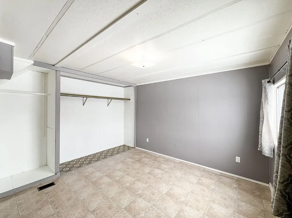 5128 North Avenue Donnelly AB T0H 1G0
