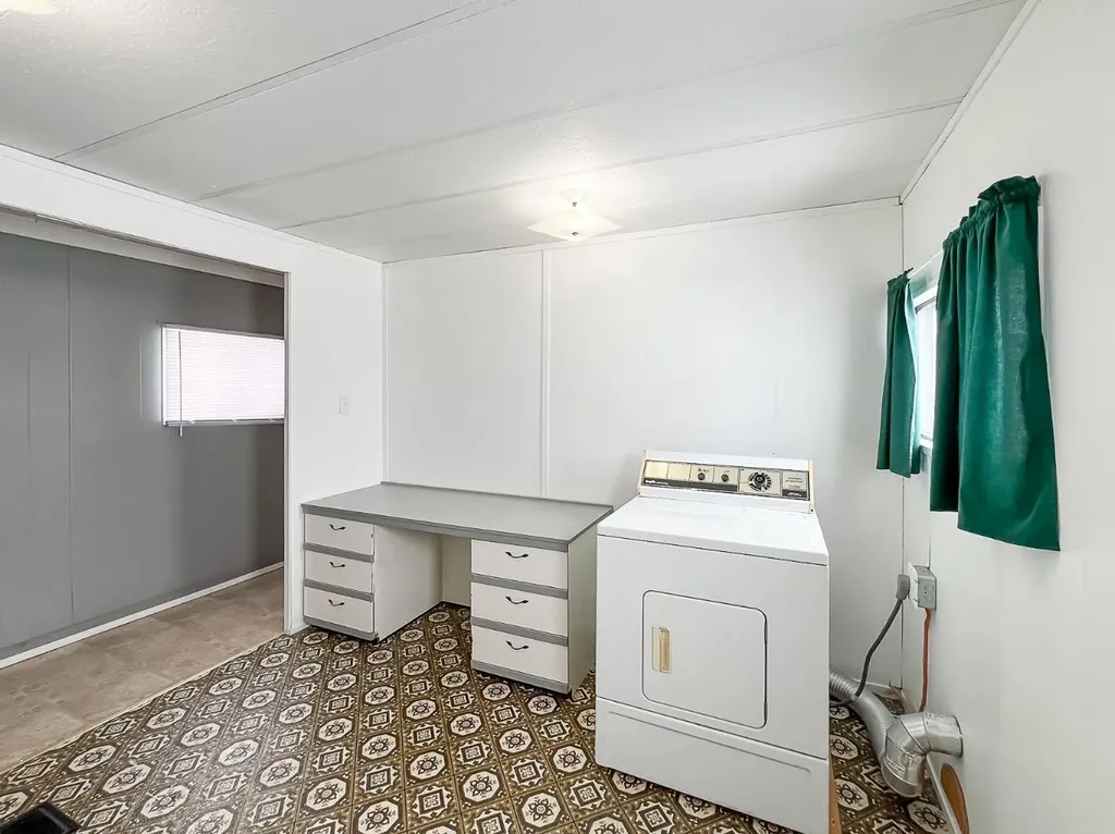 5128 North Avenue Donnelly AB T0H 1G0