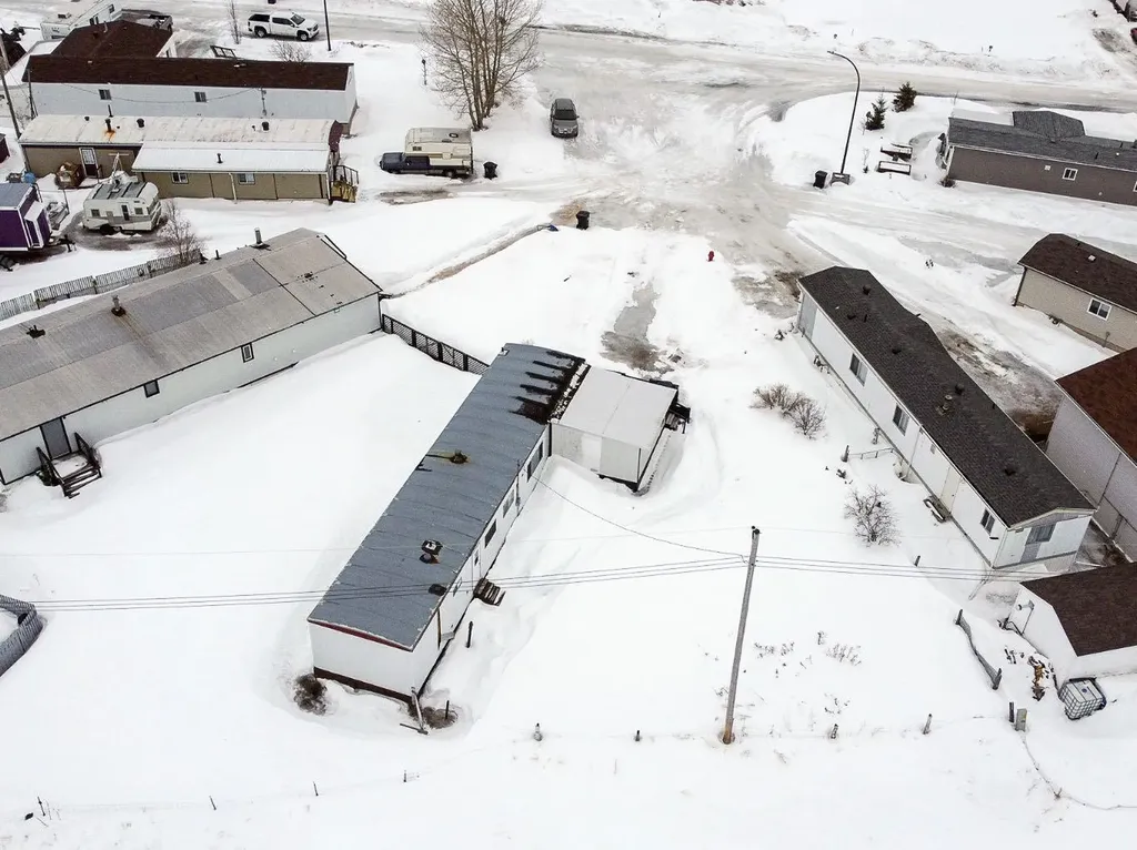 5128 North Avenue Donnelly AB T0H 1G0