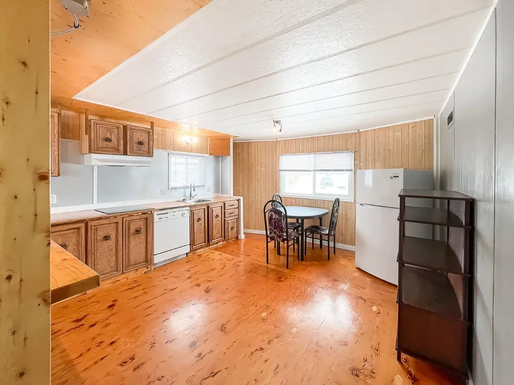 5128 North Avenue Donnelly AB T0H 1G0