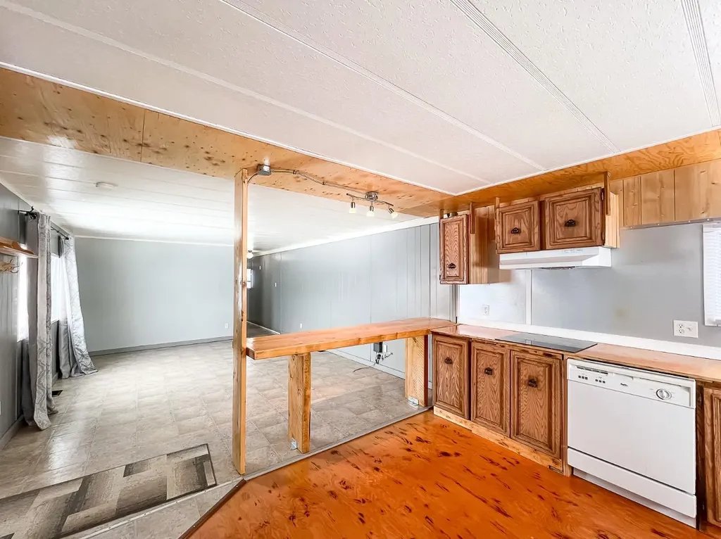 5128 North Avenue Donnelly AB T0H 1G0