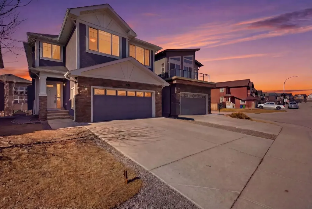 101 Evansborough Green NW Calgary AB T3P 0M8