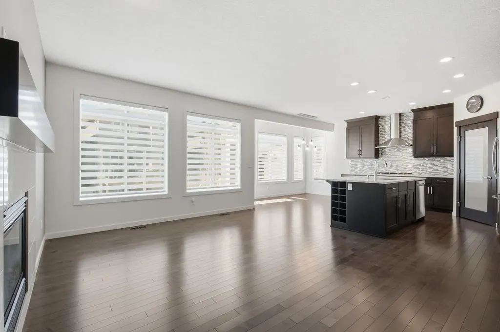 101 Evansborough Green NW Calgary AB T3P 0M8