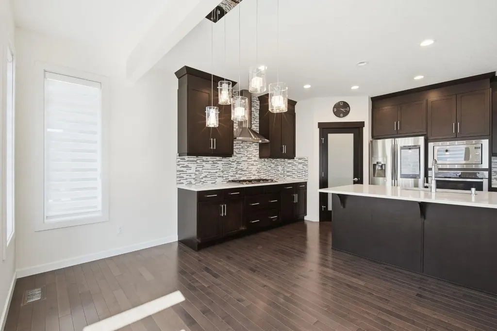 101 Evansborough Green NW Calgary AB T3P 0M8