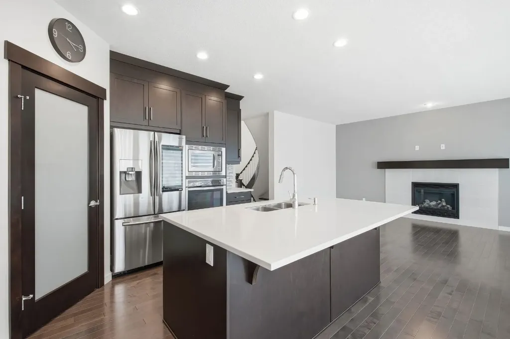 101 Evansborough Green NW Calgary AB T3P 0M8