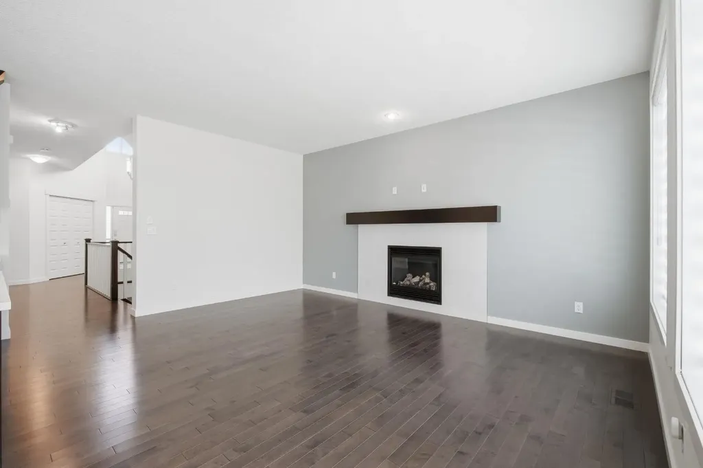 101 Evansborough Green NW Calgary AB T3P 0M8