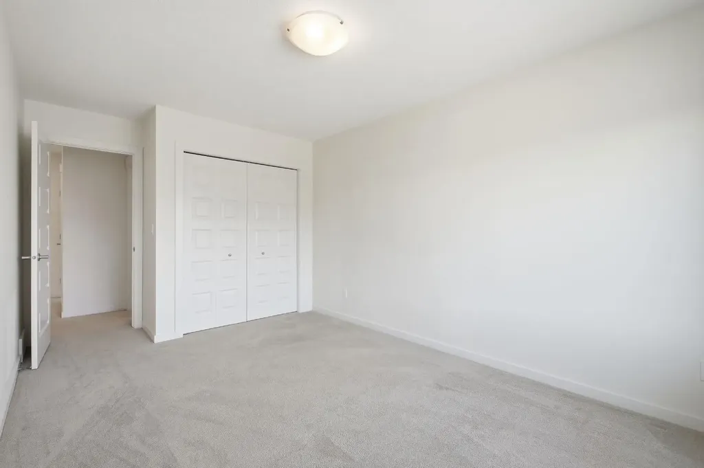 101 Evansborough Green NW Calgary AB T3P 0M8