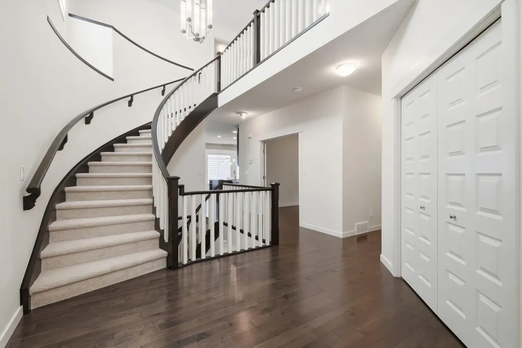 101 Evansborough Green NW Calgary AB T3P 0M8