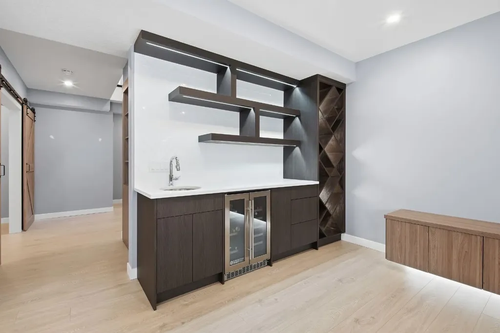 101 Evansborough Green NW Calgary AB T3P 0M8