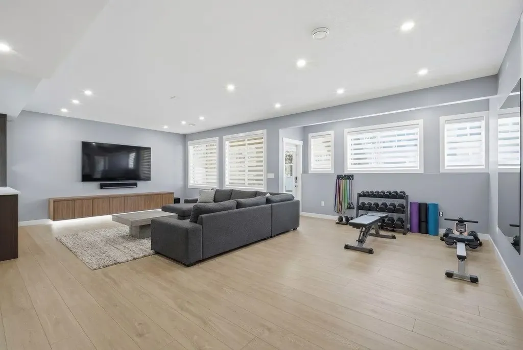 101 Evansborough Green NW Calgary AB T3P 0M8
