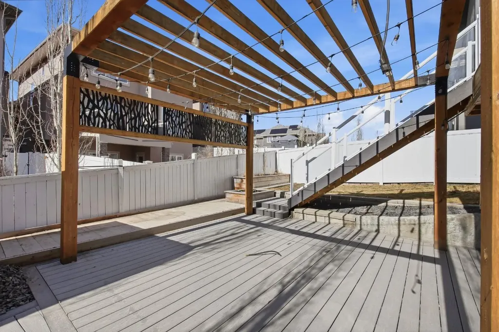 101 Evansborough Green NW Calgary AB T3P 0M8