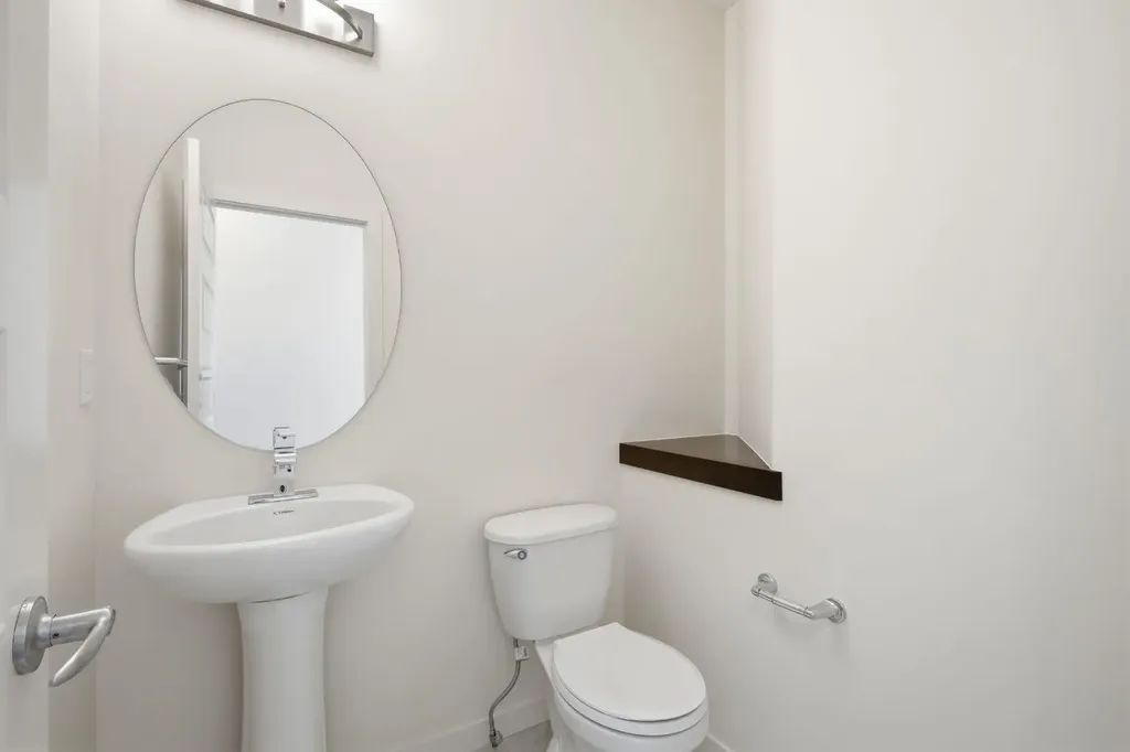 101 Evansborough Green NW Calgary AB T3P 0M8