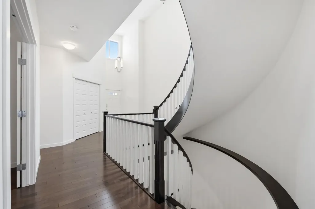 101 Evansborough Green NW Calgary AB T3P 0M8
