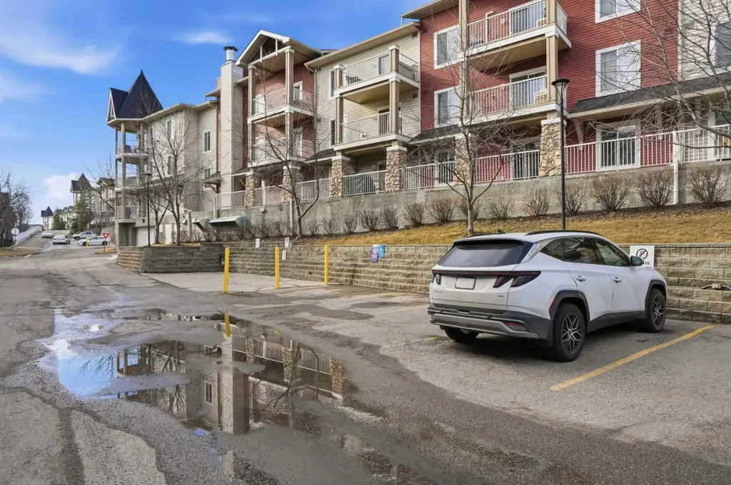 70 Panamount Drive NW Calgary AB T3K5Z1