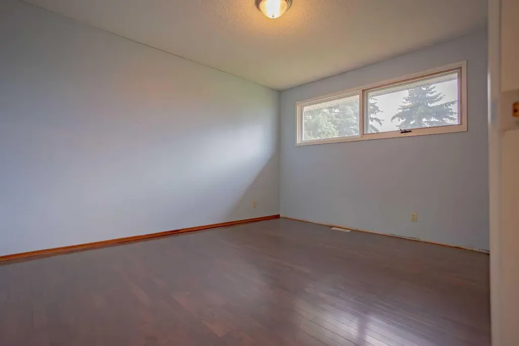 518 3 Street Wainwright AB T9W 1A7