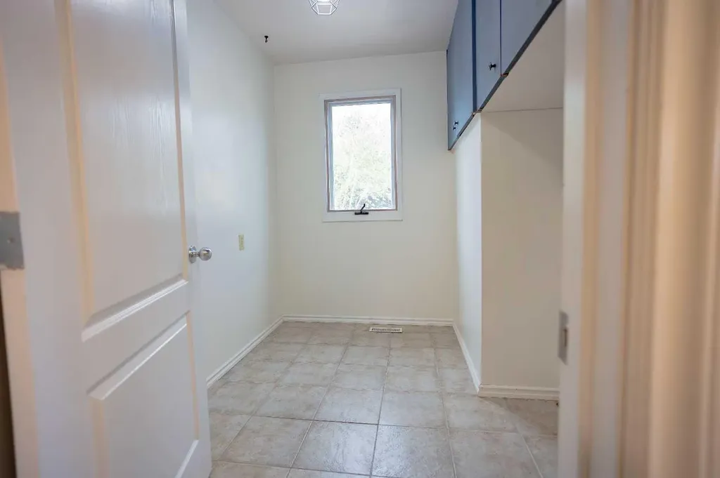 518 3 Street Wainwright AB T9W 1A7