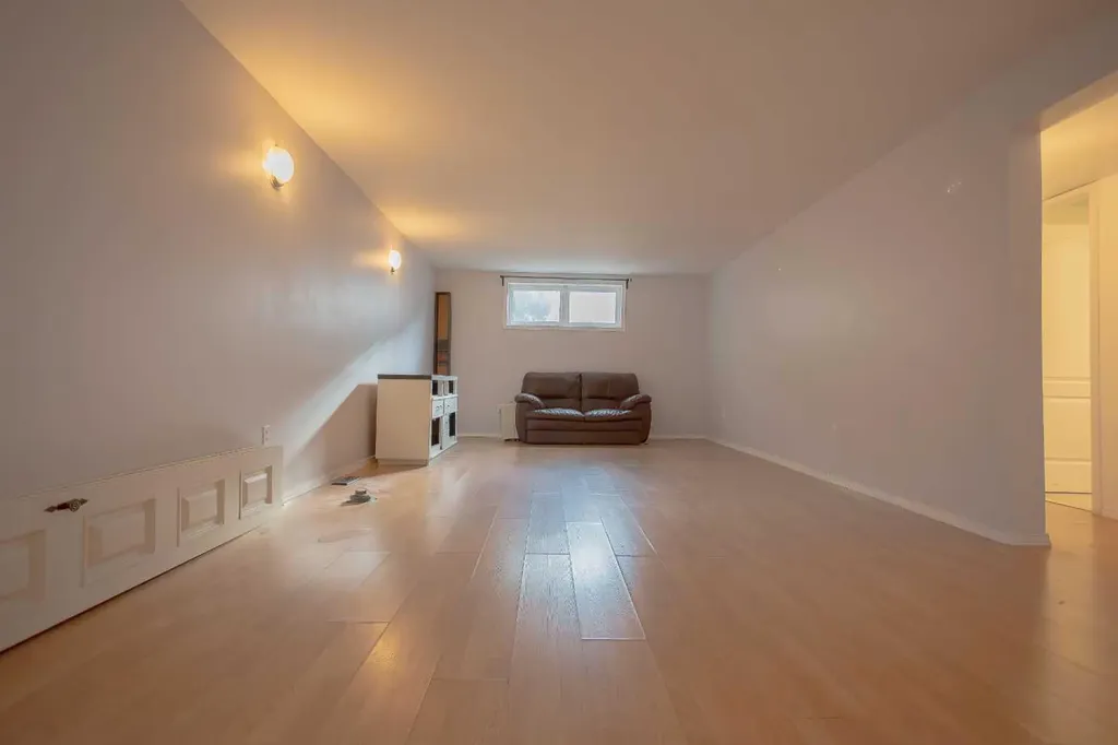 518 3 Street Wainwright AB T9W 1A7