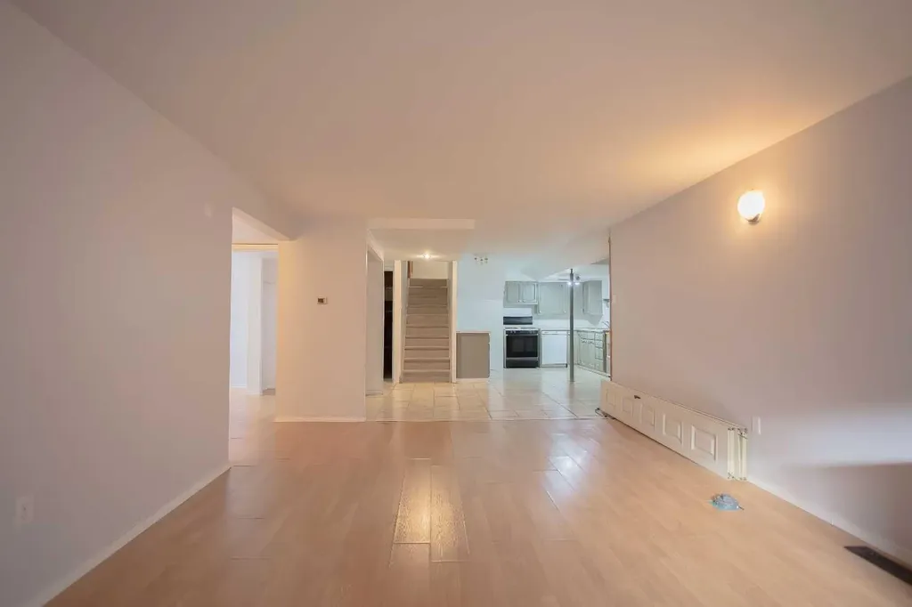518 3 Street Wainwright AB T9W 1A7