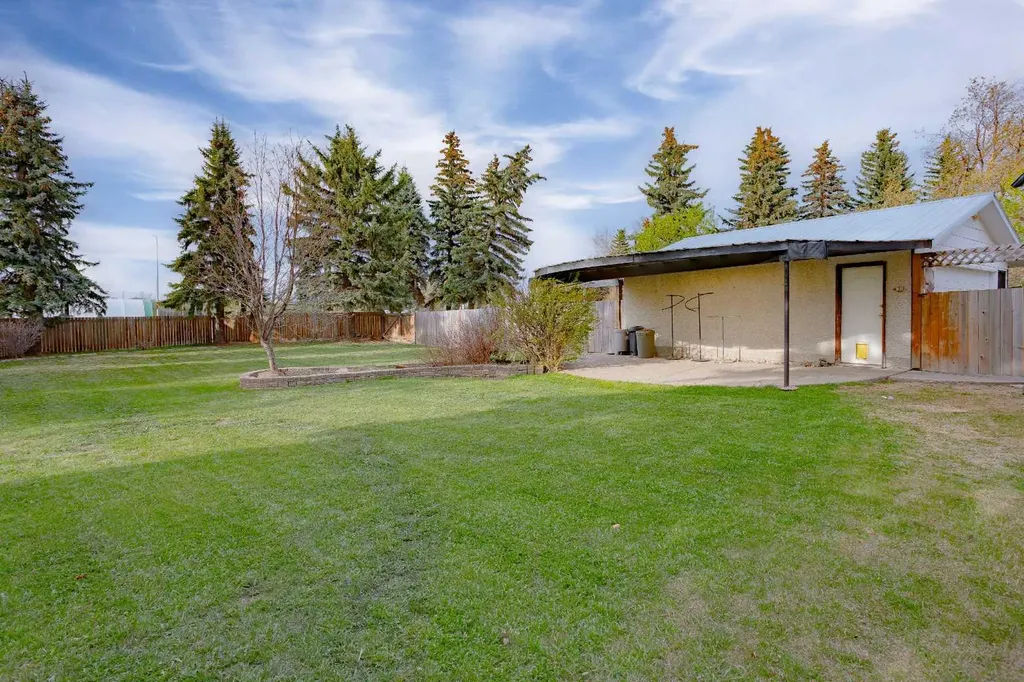 518 3 Street Wainwright AB T9W 1A7