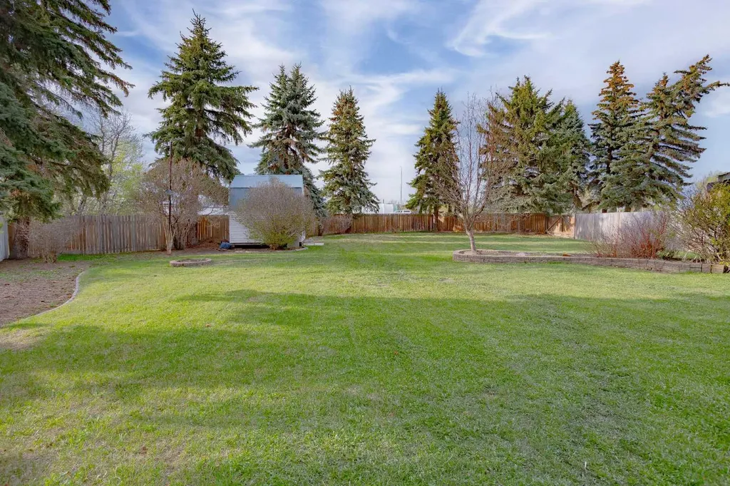 518 3 Street Wainwright AB T9W 1A7