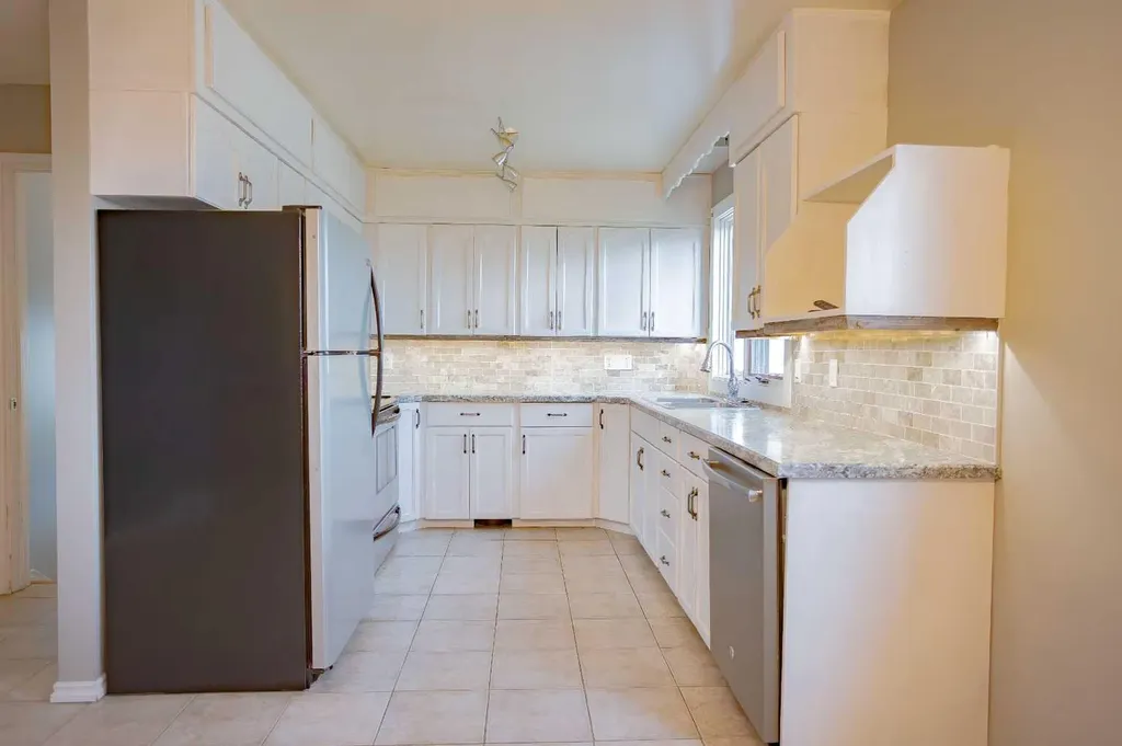 518 3 Street Wainwright AB T9W 1A7