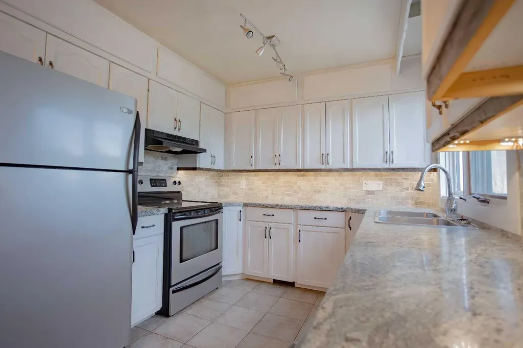 518 3 Street Wainwright AB T9W 1A7