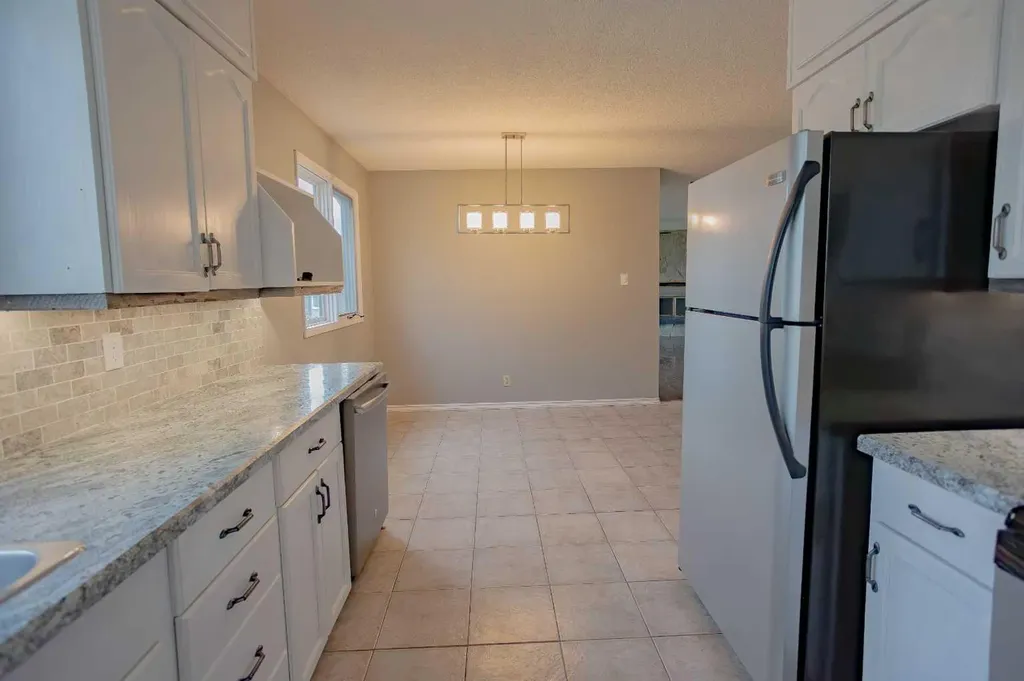 518 3 Street Wainwright AB T9W 1A7