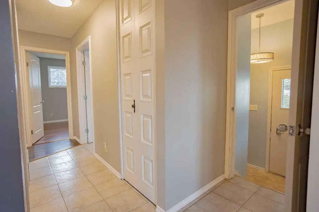 518 3 Street Wainwright AB T9W 1A7