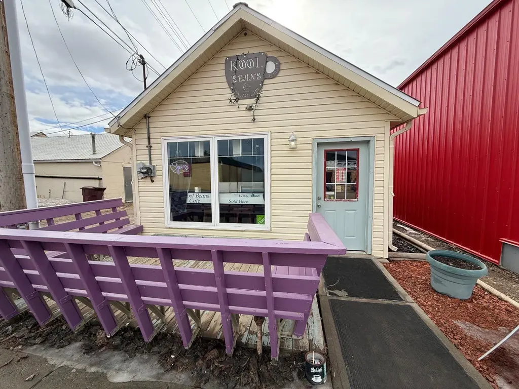 5035A 51 Avenue Provost AB T0B 3S0