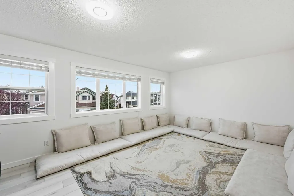 53 Martha's Place NE Calgary AB T3J4P4