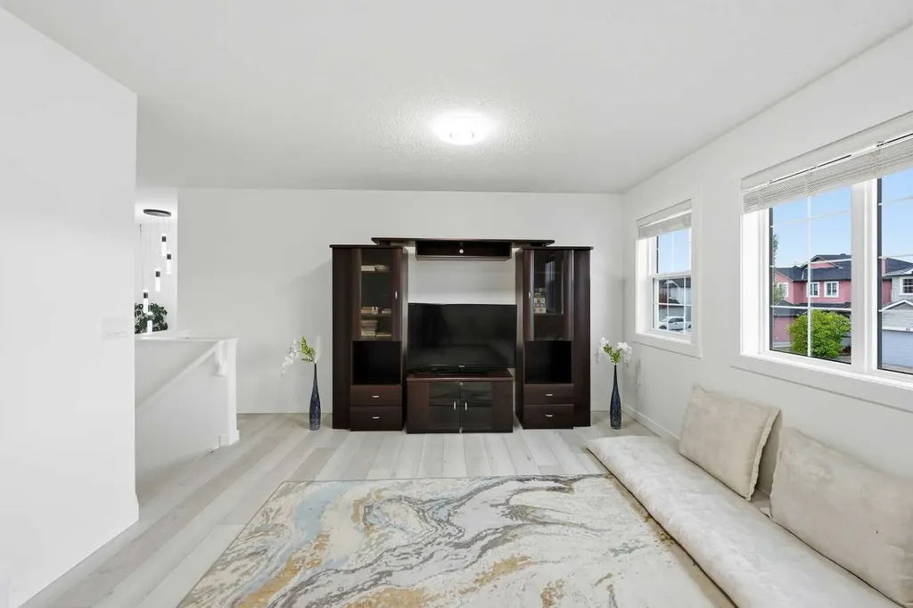 53 Martha's Place NE Calgary AB T3J4P4
