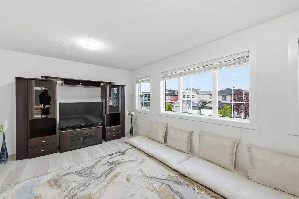 53 Martha's Place NE Calgary AB T3J4P4