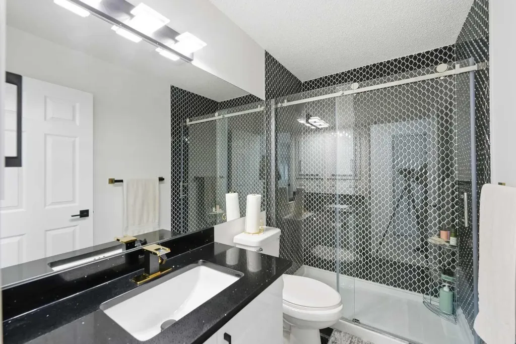 53 Martha's Place NE Calgary AB T3J4P4