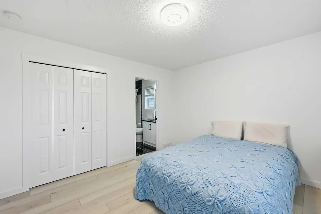 53 Martha's Place NE Calgary AB T3J4P4