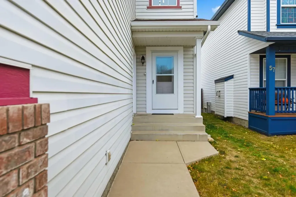 53 Martha's Place NE Calgary AB T3J4P4
