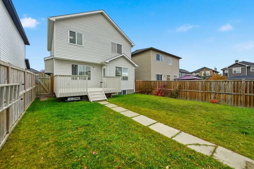 53 Martha's Place NE Calgary AB T3J4P4