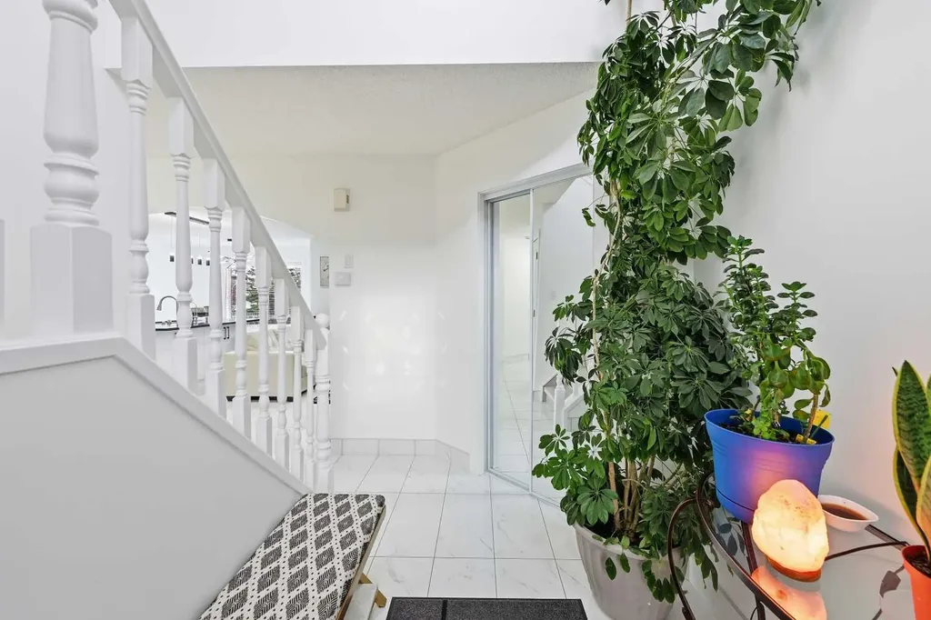53 Martha's Place NE Calgary AB T3J4P4