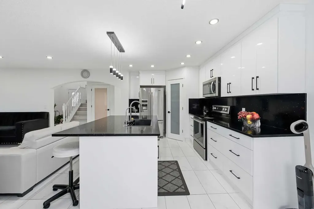 53 Martha's Place NE Calgary AB T3J4P4
