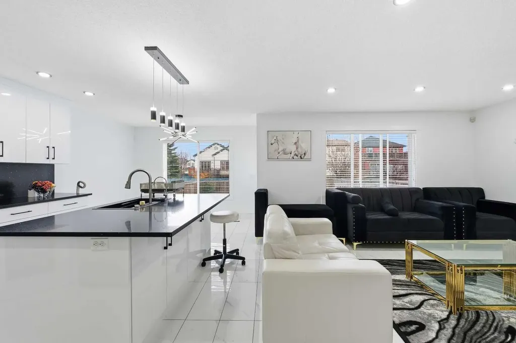 53 Martha's Place NE Calgary AB T3J4P4