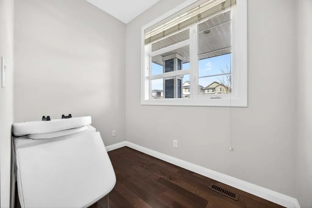 439 Redstone Drive NE Calgary AB T3N 0R1