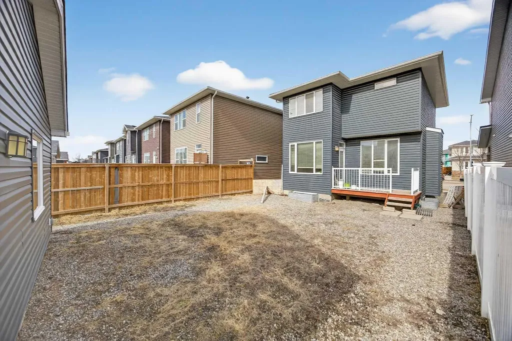 439 Redstone Drive NE Calgary AB T3N 0R1
