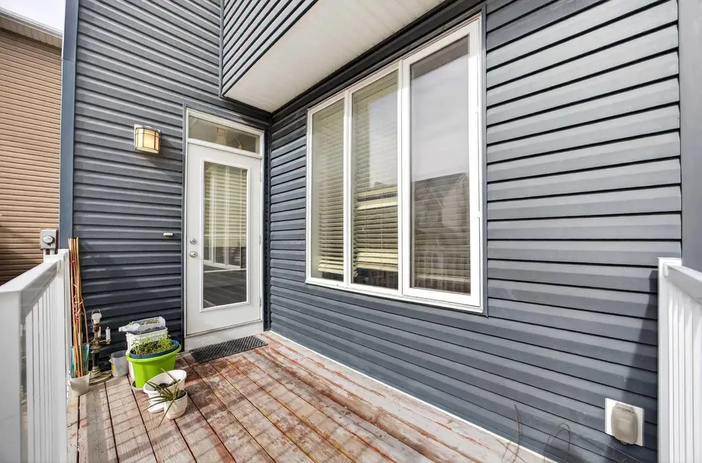 439 Redstone Drive NE Calgary AB T3N 0R1