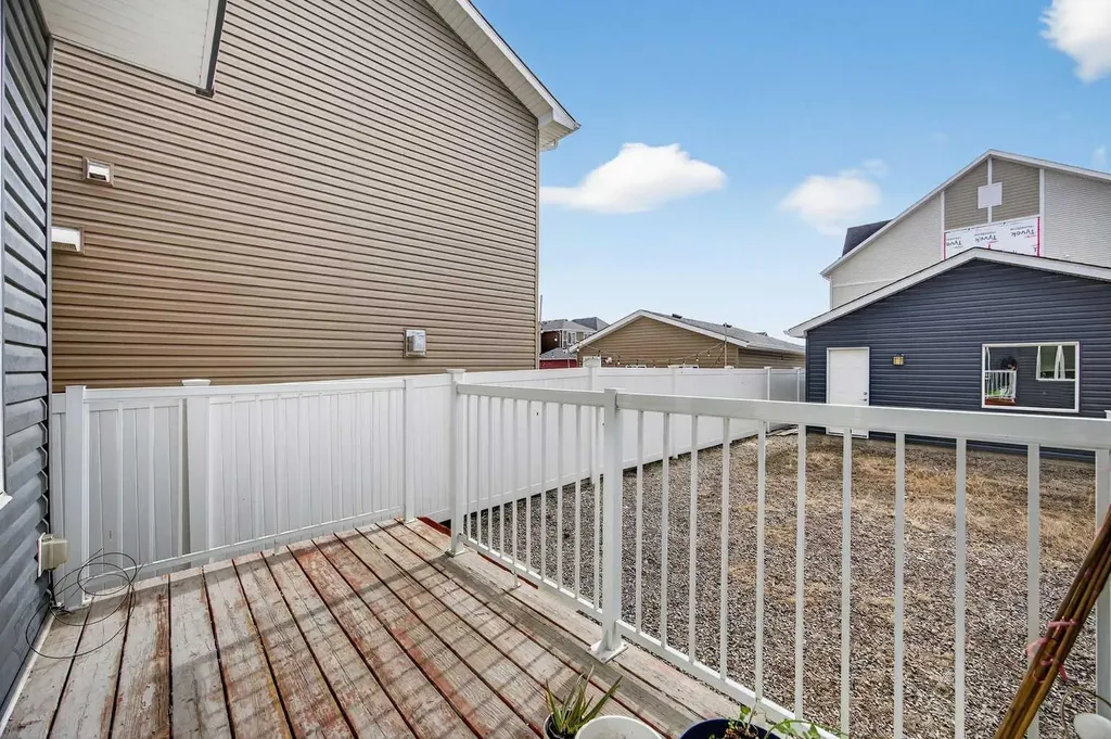 439 Redstone Drive NE Calgary AB T3N 0R1