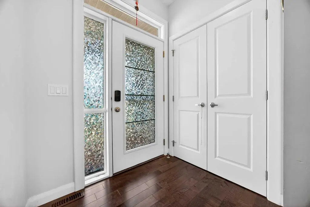439 Redstone Drive NE Calgary AB T3N 0R1