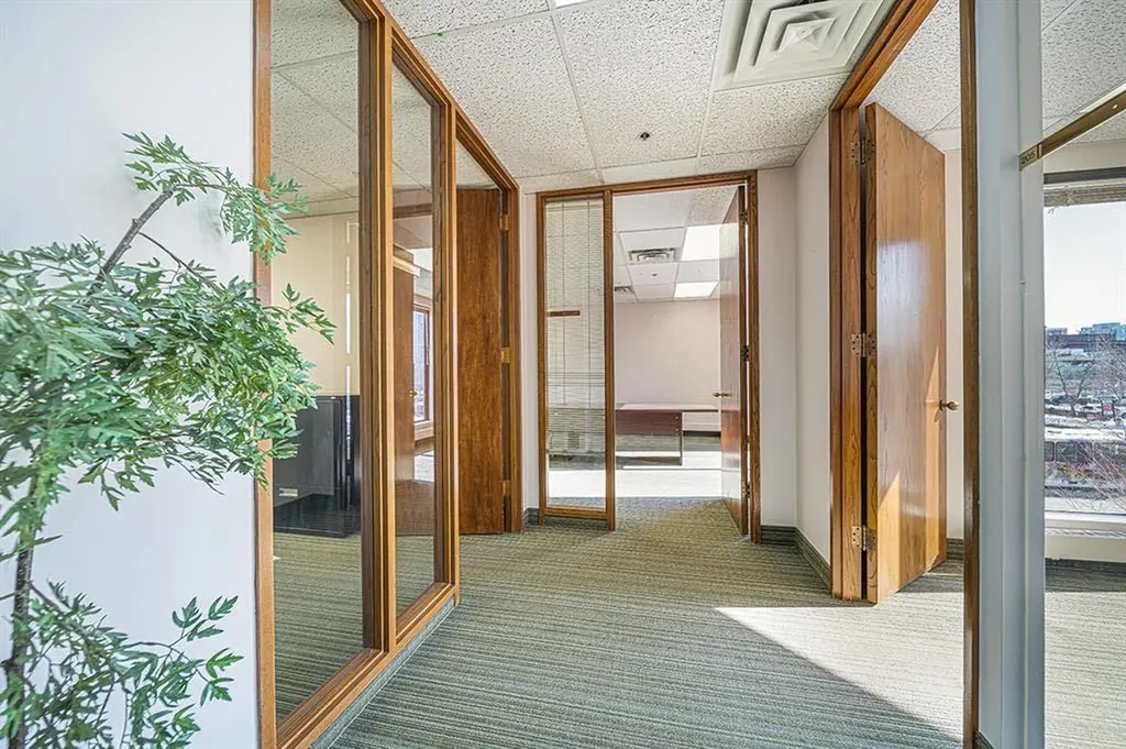 1100 8 Avenue SW Calgary AB t2P3T8