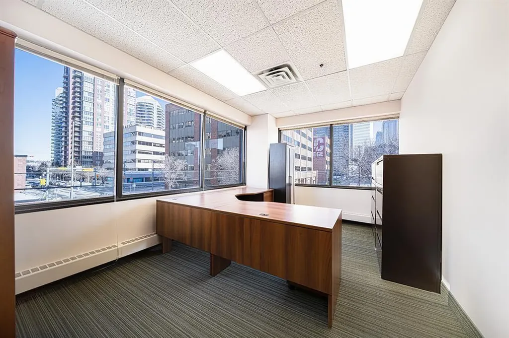 1100 8 Avenue SW Calgary AB t2P3T8